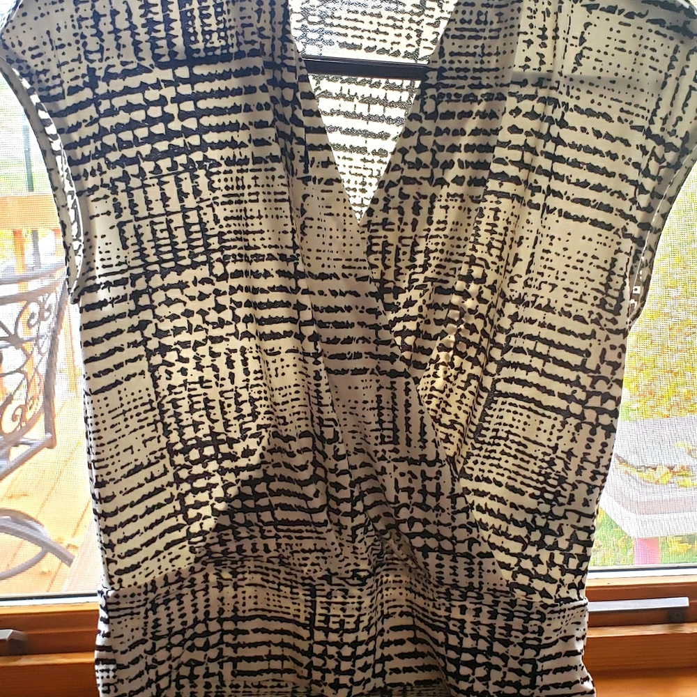 H&M Womens small cap sleeve blouse